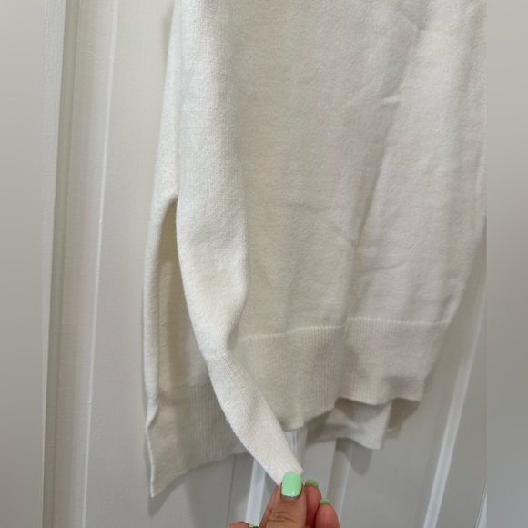 Carmen Marc Valvo white turtleneck knit sleeveless blouse top - Picture 11 of 13